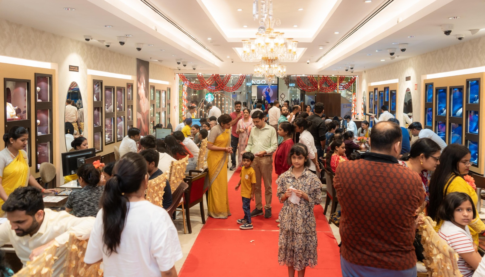 Phoenix Palassio Mall Brings a Diwali Blast