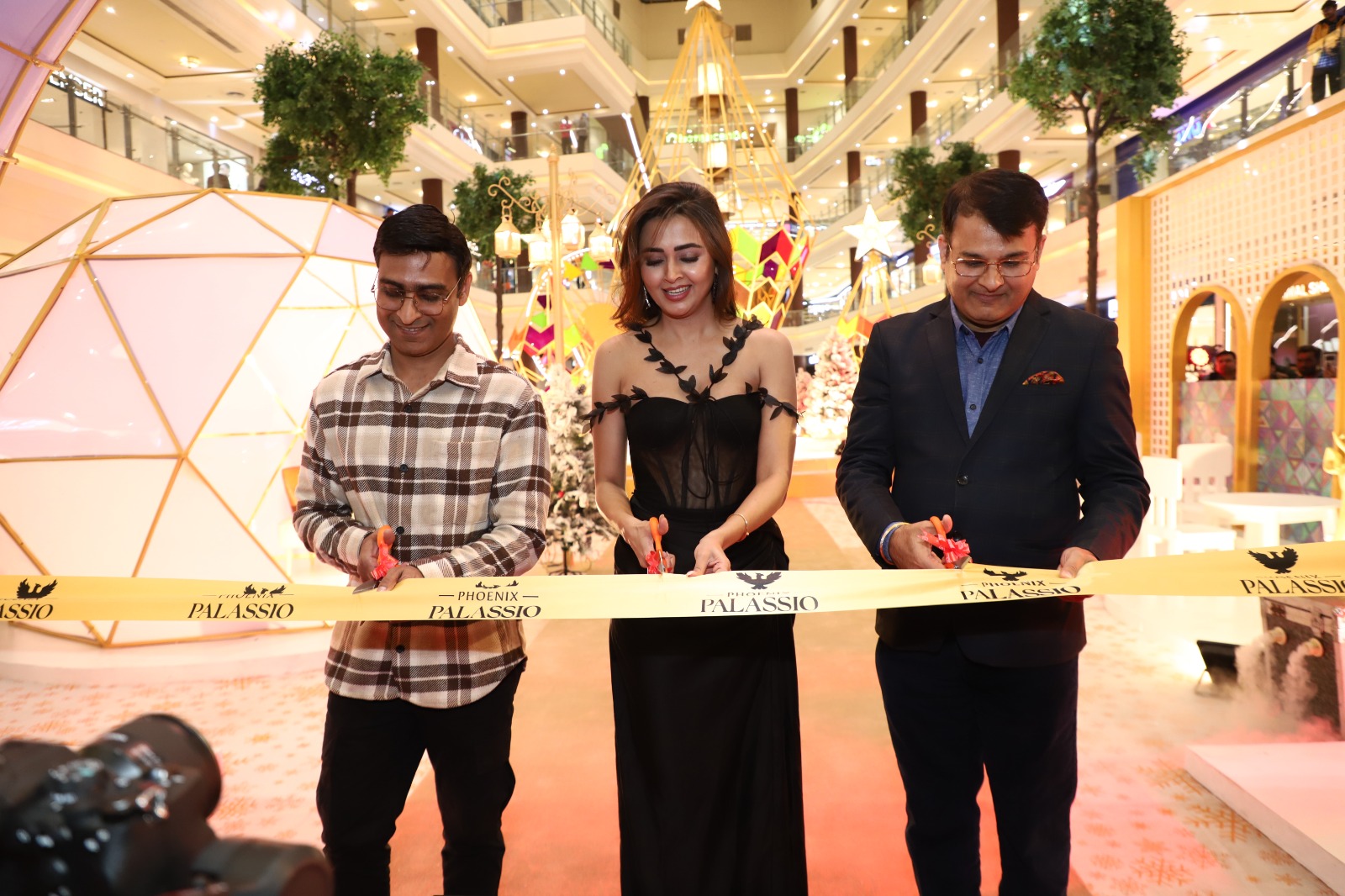 Phoenix Palassio Unveils “A Dreamy Christmas” Decor with Tejasswi Prakash